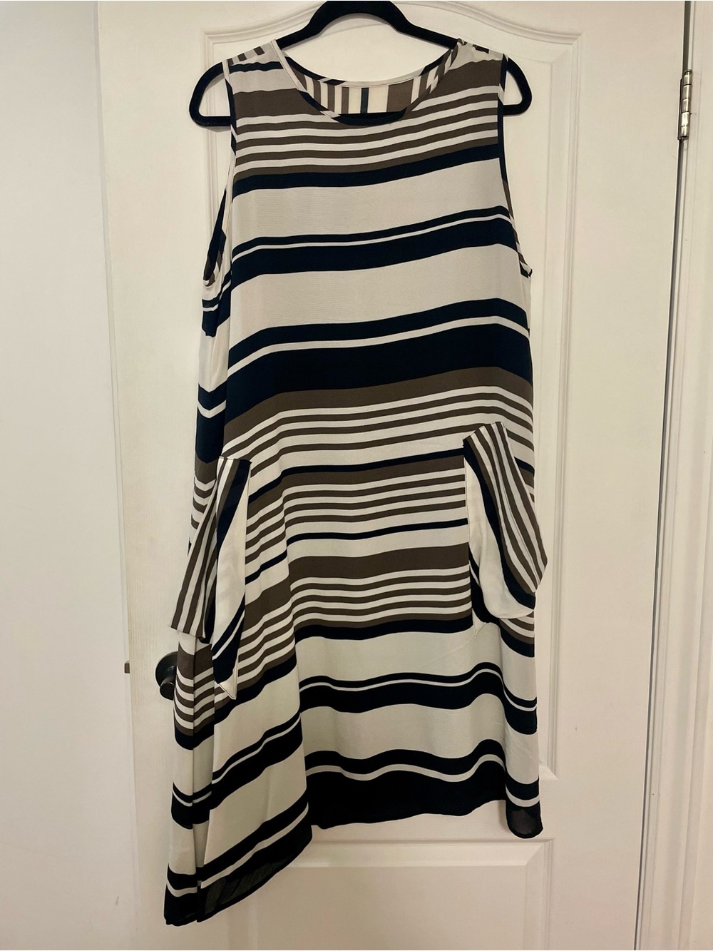 NWT Sleeveless Striped A-Line Midi Dress in Black & Cream, Size 14